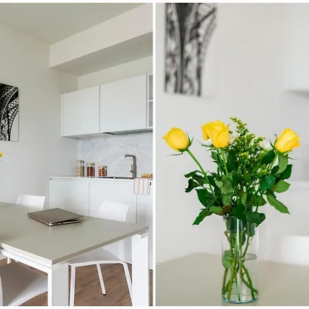 Joivy Uptown Flats With Balcony, Good Connection To Centre Appartamento