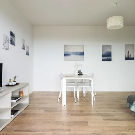 Joivy Uptown Flats With Balcony, Good Connection To Centre Appartamento Milano