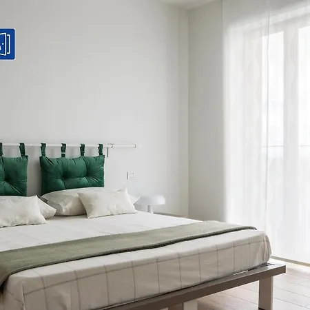 Apartmán Joivy Uptown Flats With Balcony, Good Connection To Centre