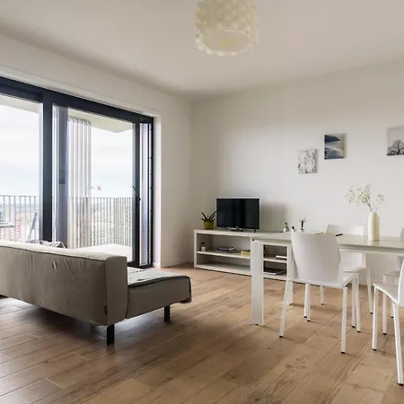 Apartmán Joivy Uptown Flats With Balcony, Good Connection To Centre